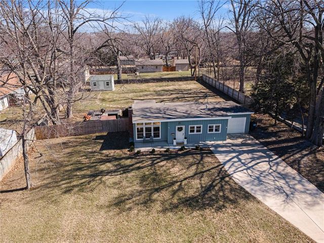 7911 Antioch Road, Overland Park, KS 66204