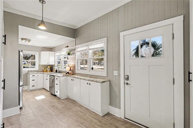 7911 Antioch Road, Overland Park, KS 66204