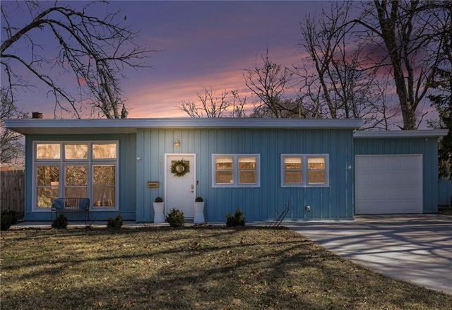 7911 Antioch Road, Overland Park, KS 66204