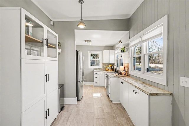 7911 Antioch Road, Overland Park, KS 66204