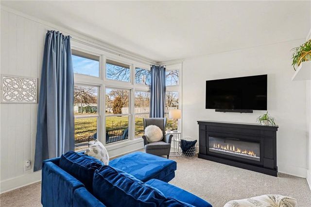 7911 Antioch Road, Overland Park, KS 66204