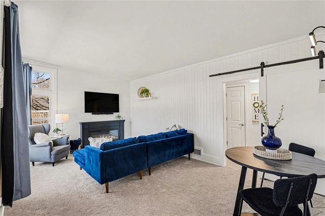 7911 Antioch Road, Overland Park, KS 66204