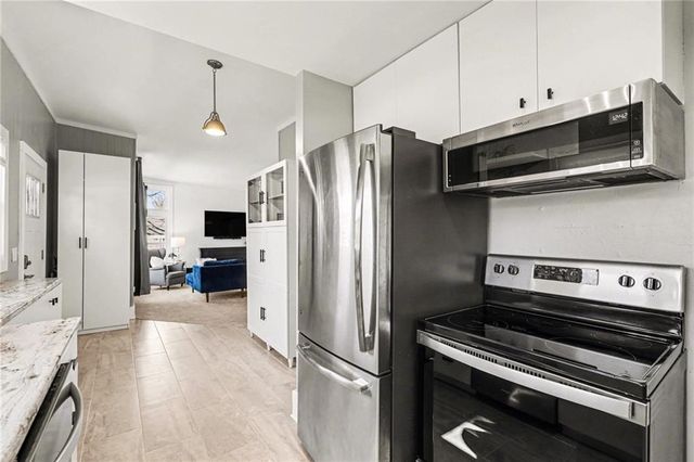 7911 Antioch Road, Overland Park, KS 66204