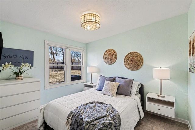 7911 Antioch Road, Overland Park, KS 66204