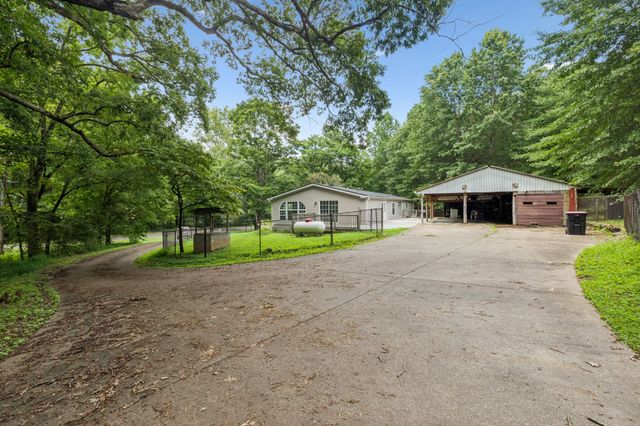 3063 Sweethome Rd, Chapmansboro, TN 37035