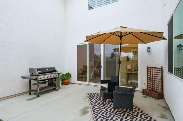 2047 Menlo Avenue, Clovis, CA 93611