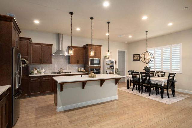 2047 Menlo Avenue, Clovis, CA 93611