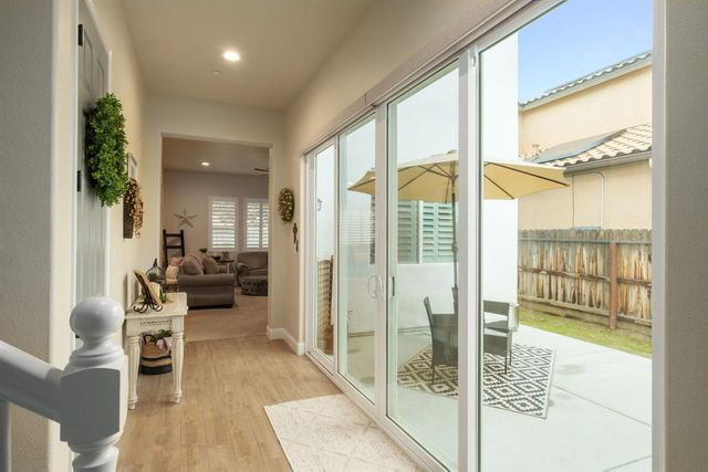 2047 Menlo Avenue, Clovis, CA 93611