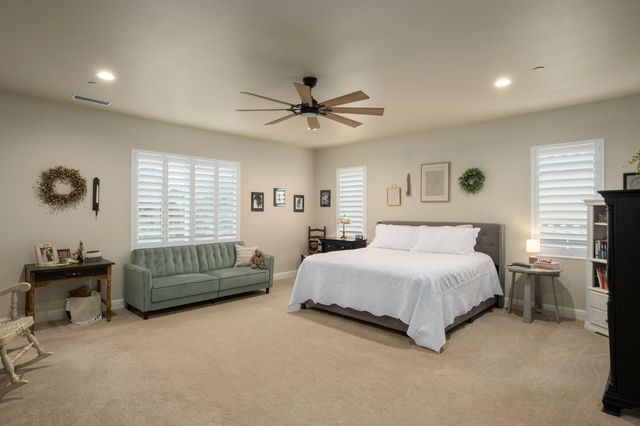 2047 Menlo Avenue, Clovis, CA 93611