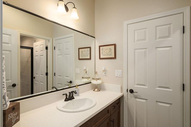 2047 Menlo Avenue, Clovis, CA 93611