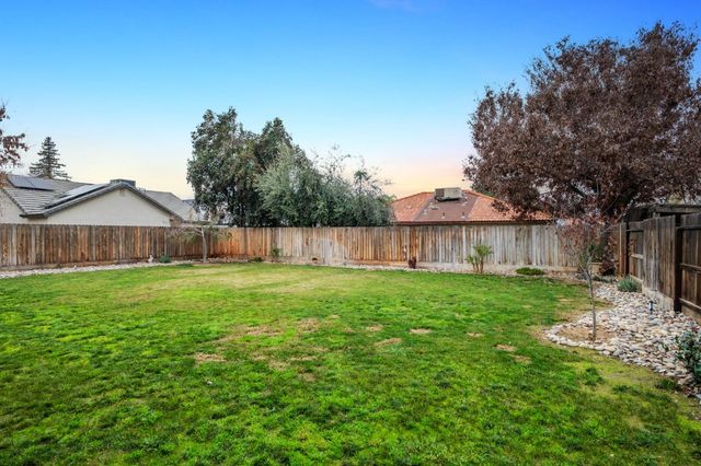 2047 Menlo Avenue, Clovis, CA 93611