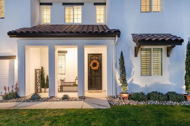 2047 Menlo Avenue, Clovis, CA 93611