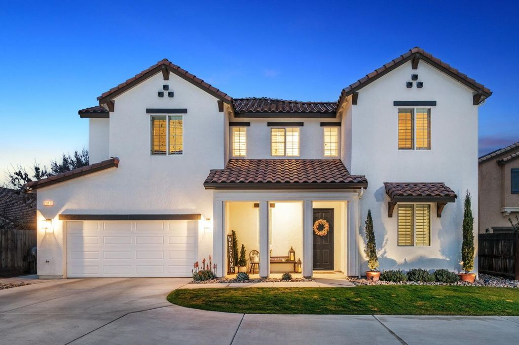 2047 Menlo Avenue, Clovis, CA 93611