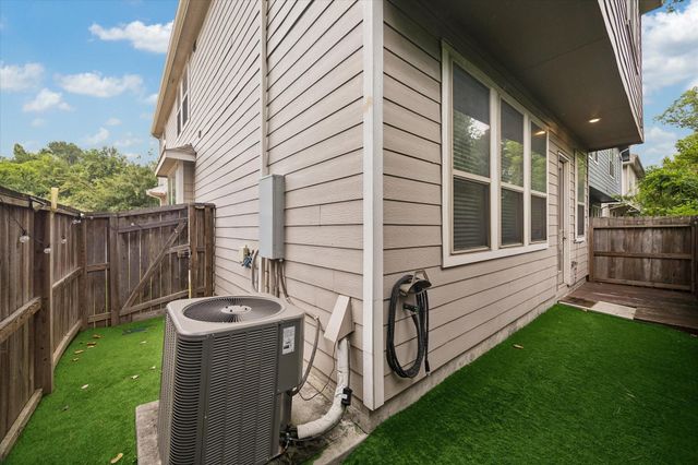 5102 Chapel Heights Drive, Houston, TX 77018