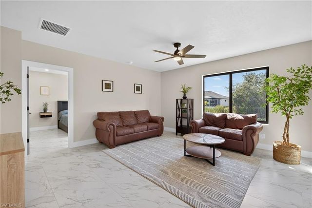 630 SW 11th PL, Cape Coral, FL 33991