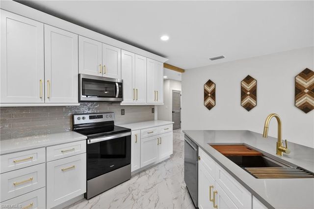 630 SW 11th PL, Cape Coral, FL 33991