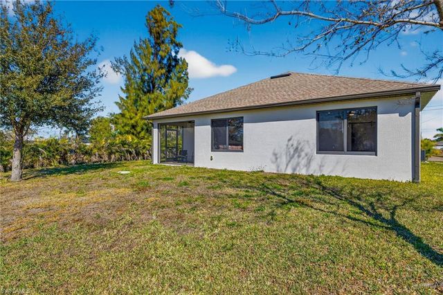 630 SW 11th PL, Cape Coral, FL 33991