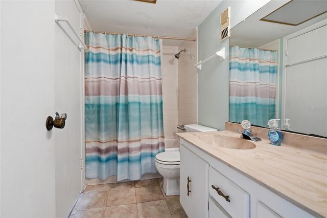 4900 38TH WAY S 404, St Petersburg, FL 33711