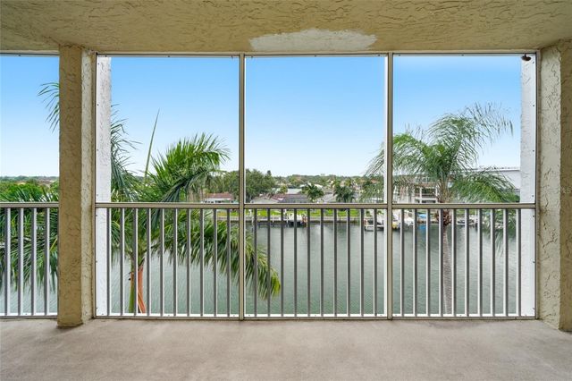 4900 38TH WAY S 404, St Petersburg, FL 33711