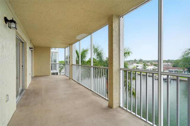 4900 38TH WAY S 404, St Petersburg, FL 33711