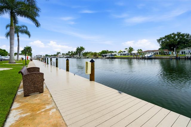 4900 38TH WAY S 404, St Petersburg, FL 33711