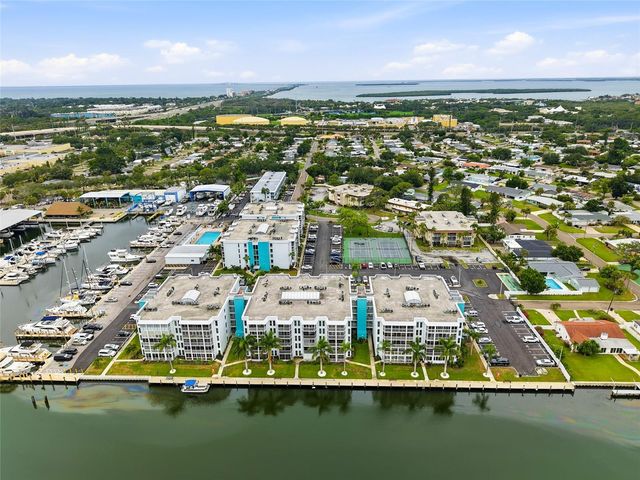 4900 38TH WAY S 404, St Petersburg, FL 33711