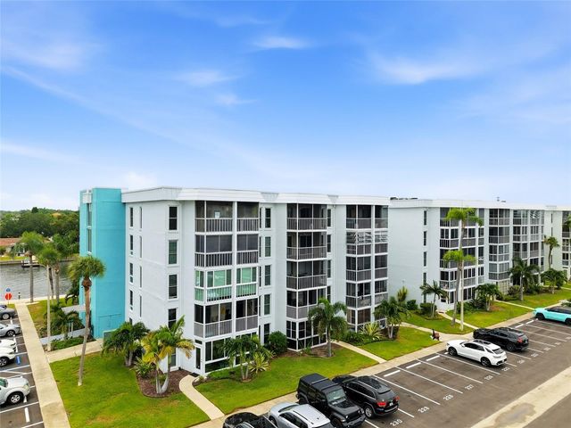 4900 38TH WAY S 404, St Petersburg, FL 33711