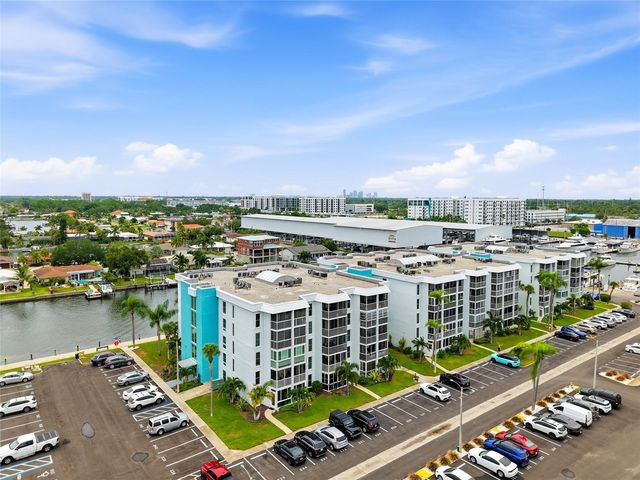 4900 38TH WAY S 404, St Petersburg, FL 33711