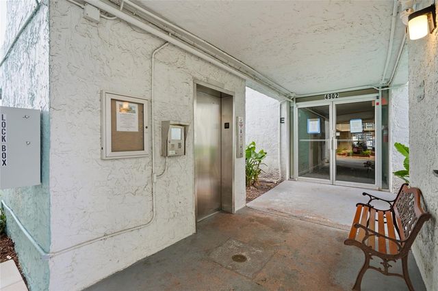 4900 38TH WAY S 404, St Petersburg, FL 33711