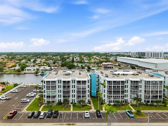 4900 38TH WAY S 404, St Petersburg, FL 33711