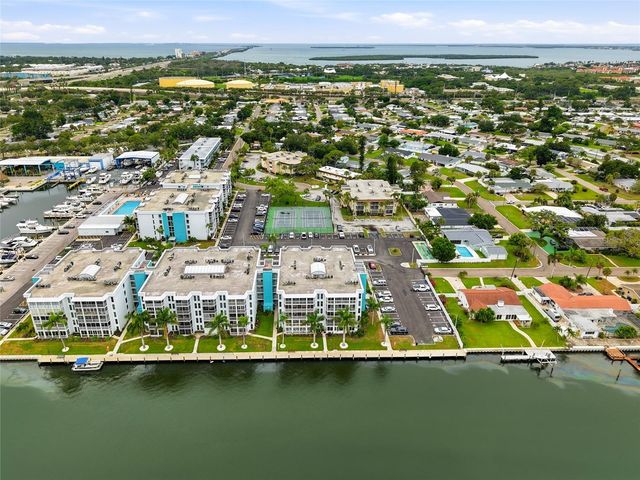 4900 38TH WAY S 404, St Petersburg, FL 33711