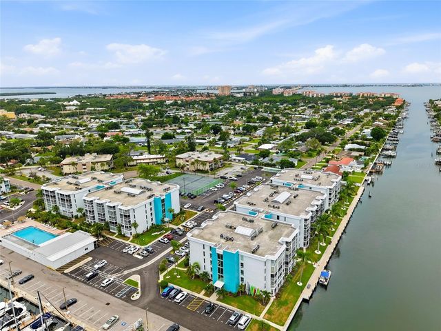 4900 38TH WAY S 404, St Petersburg, FL 33711