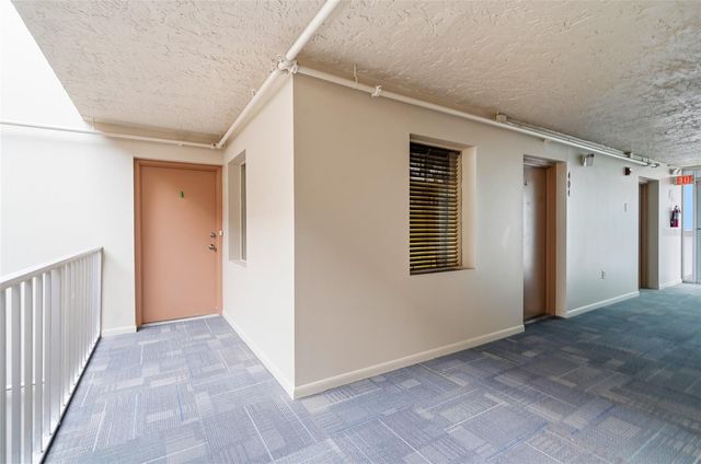 4900 38TH WAY S 404, St Petersburg, FL 33711