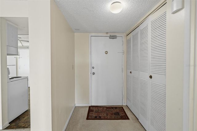 4900 38TH WAY S 404, St Petersburg, FL 33711