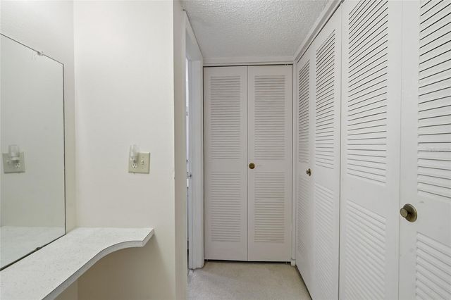 4900 38TH WAY S 404, St Petersburg, FL 33711