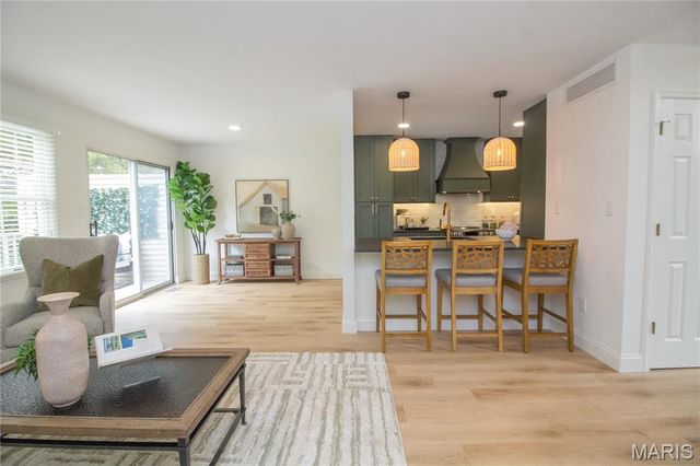 1726 Blue Oak Drive, Chesterfield, MO 63017