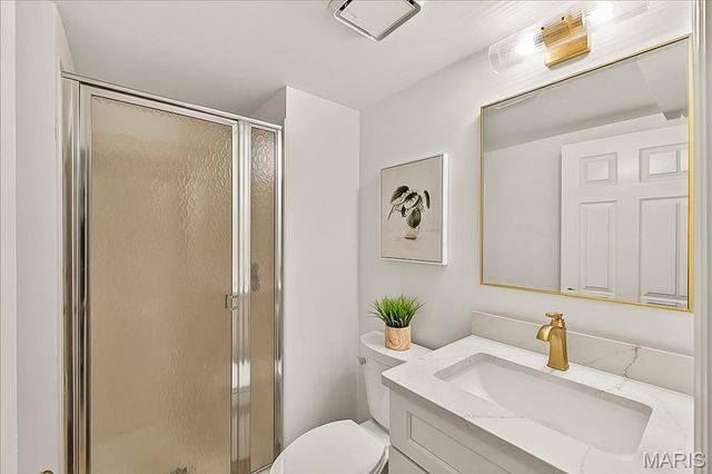 1726 Blue Oak Drive, Chesterfield, MO 63017