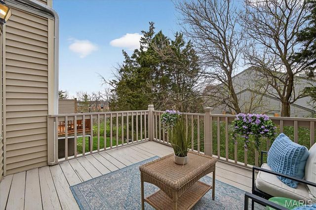 1726 Blue Oak Drive, Chesterfield, MO 63017