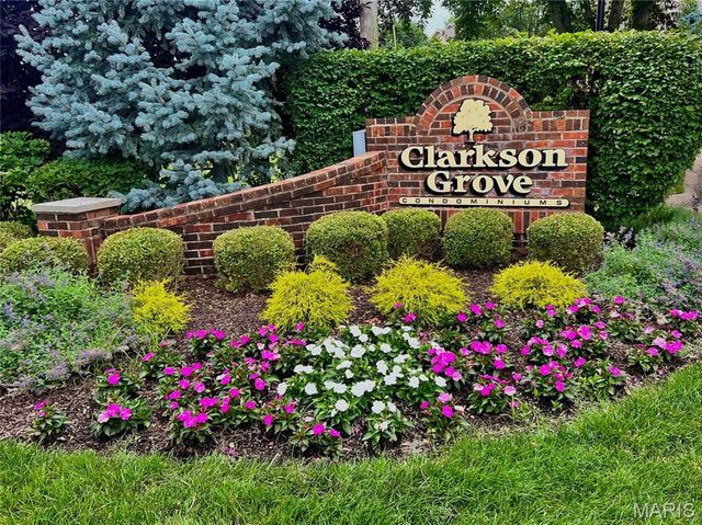 1726 Blue Oak Drive, Chesterfield, MO 63017