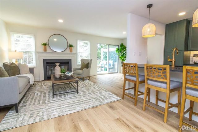 1726 Blue Oak Drive, Chesterfield, MO 63017