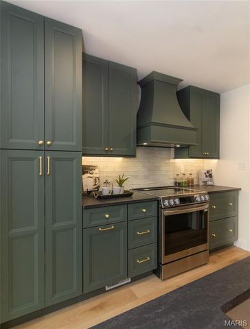 1726 Blue Oak Drive, Chesterfield, MO 63017