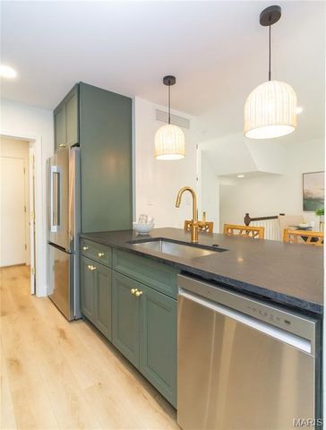 1726 Blue Oak Drive, Chesterfield, MO 63017