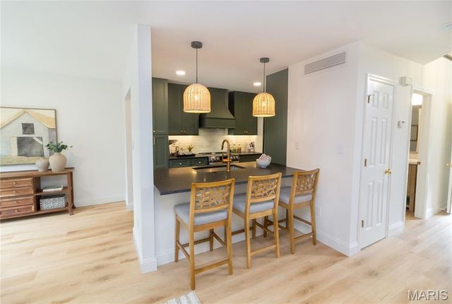 1726 Blue Oak Drive, Chesterfield, MO 63017