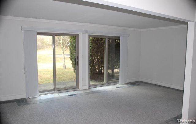 3733 Old Creek Road, Troy, MI 48084