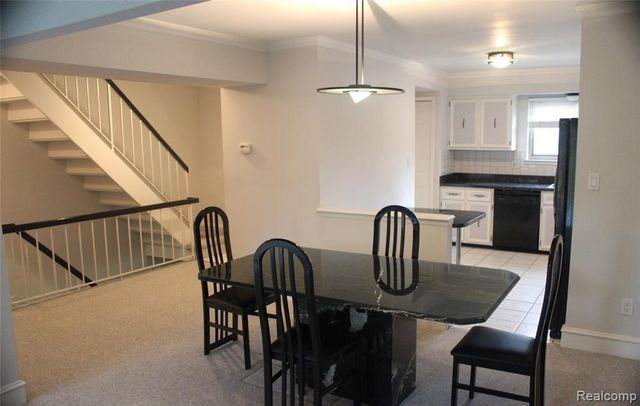 3733 Old Creek Road, Troy, MI 48084