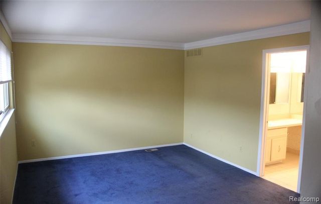 3733 Old Creek Road, Troy, MI 48084