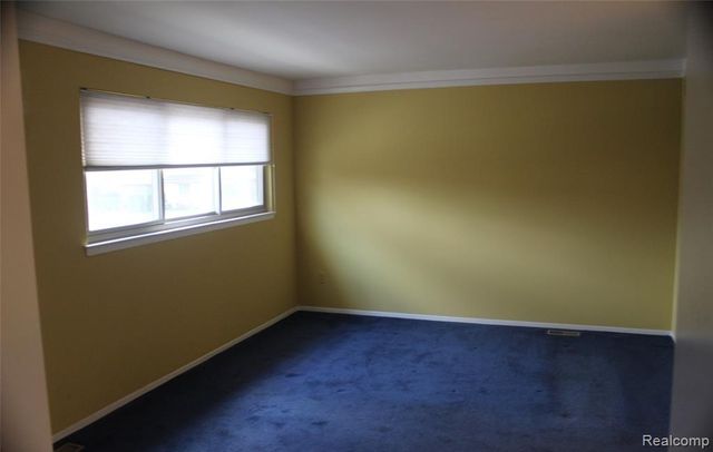 3733 Old Creek Road, Troy, MI 48084