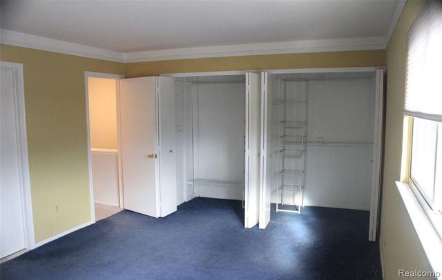 3733 Old Creek Road, Troy, MI 48084