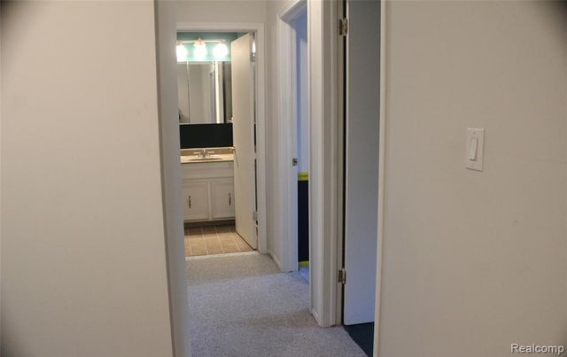 3733 Old Creek Road, Troy, MI 48084