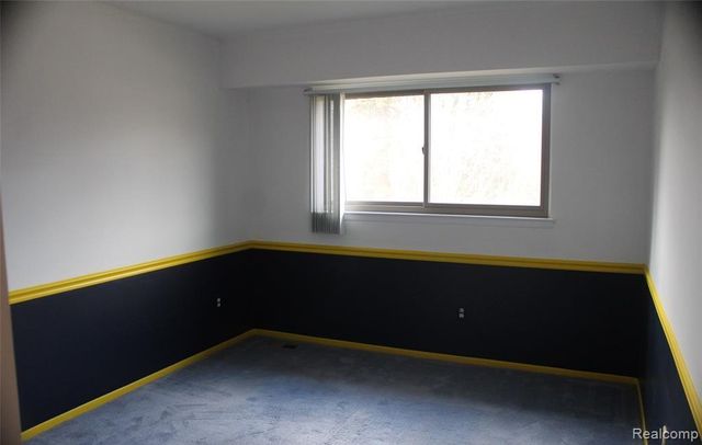 3733 Old Creek Road, Troy, MI 48084